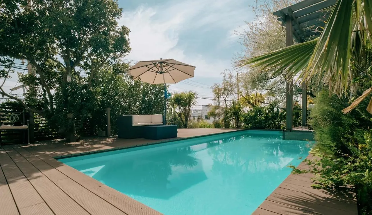 镰仓市Casablanca Pool House别墅